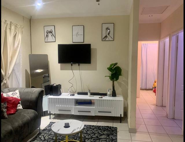 2 BEDROOM HOUSE FOR SALE IN VANDERBIJLPARK CE 4